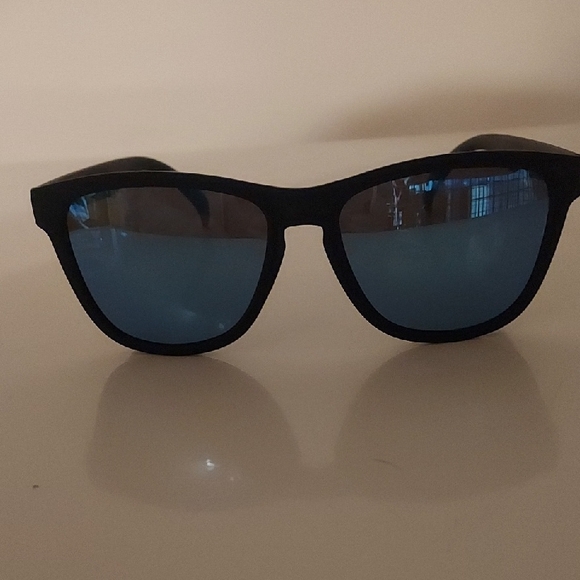 Good R Sunglasses - Picture 1 of 4
